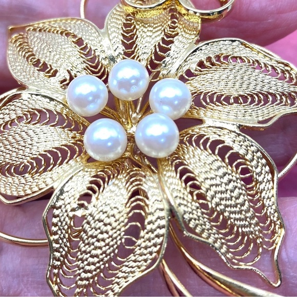 JENNIFER MOORE Gold Filagree Pearl Large Brooch - Picture 5 of 7